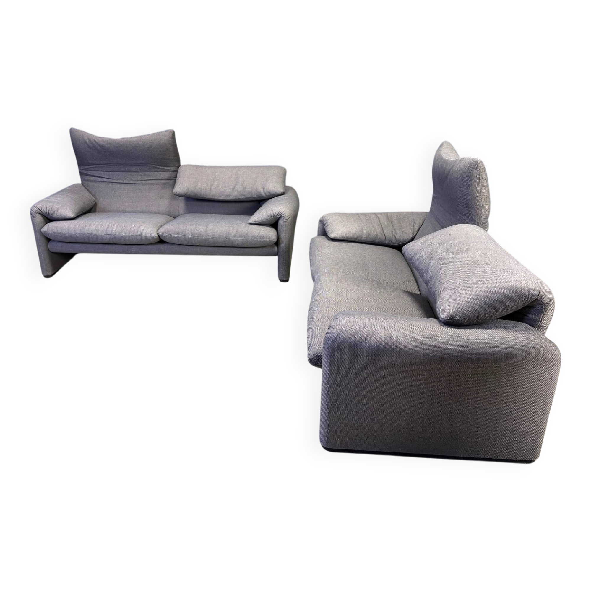 Paire de canapés Maralunga par Vico Magistretti pour Cassina, années 1990.