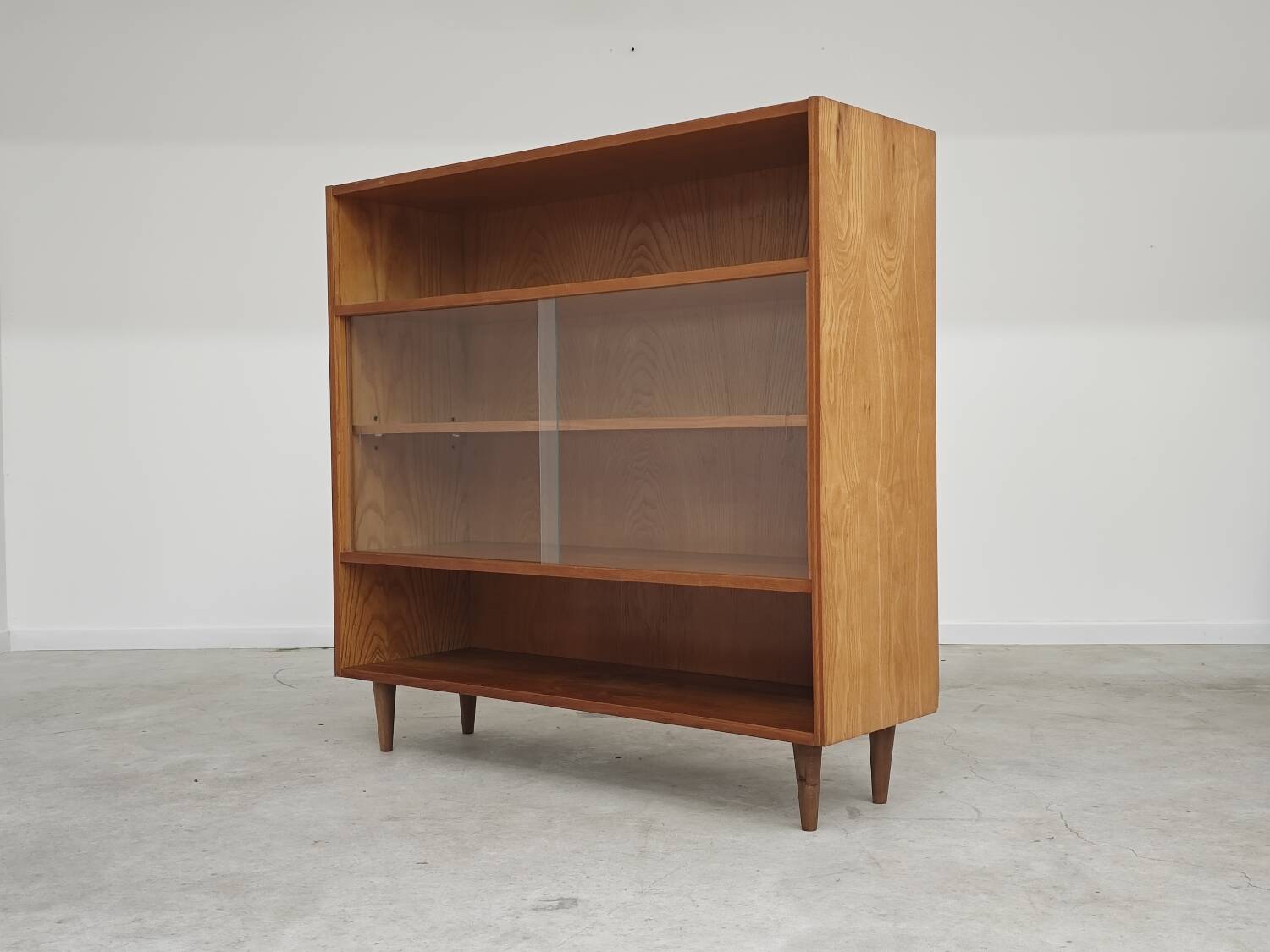 Libena 1960 glass display cabinet / bookcase