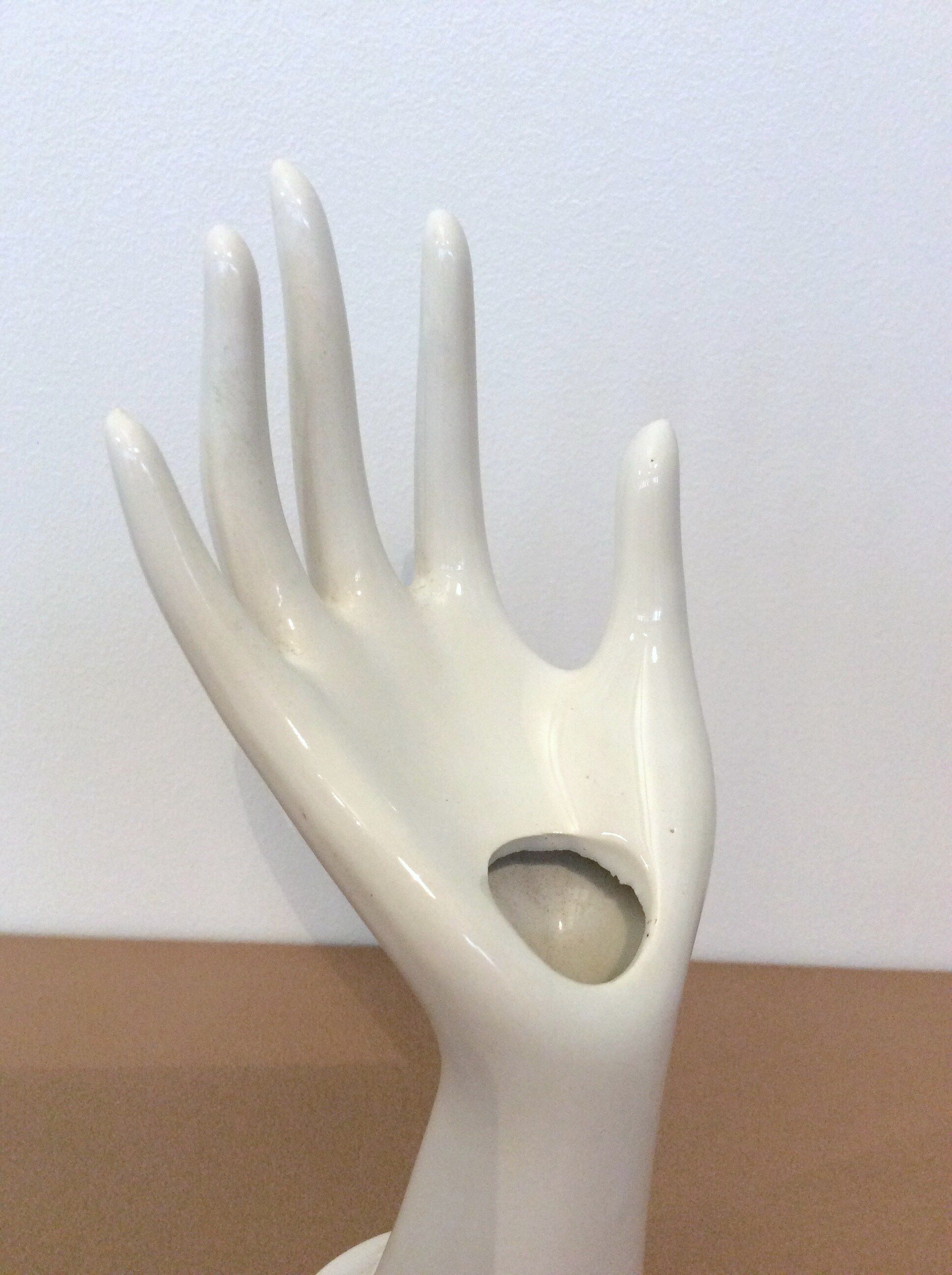 hand baguier white soliflore