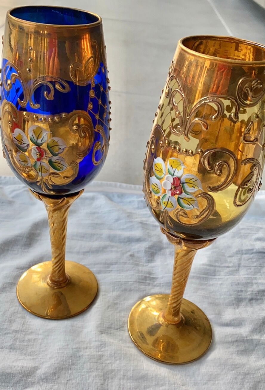 Lot 6 glasses Murano Venice gilded floral decoration in relief