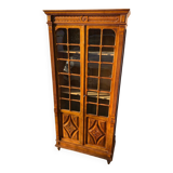 Display case: 2-door bookcase