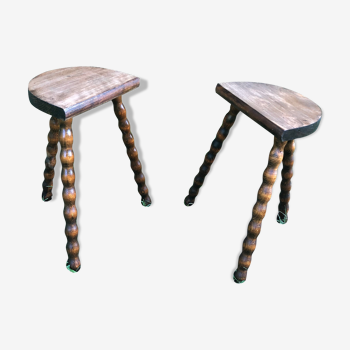Duo half-moon tripod stools