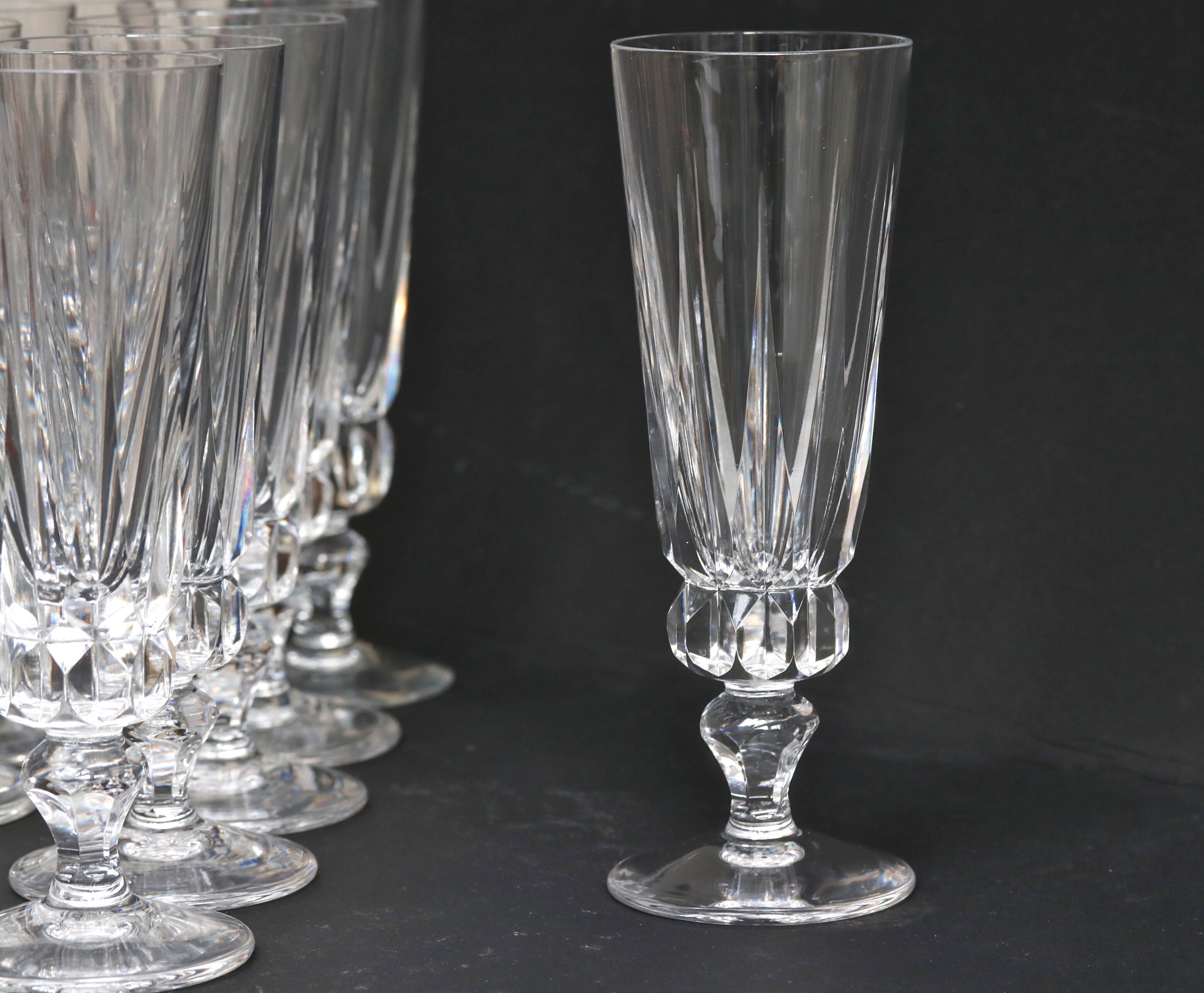 Suite of 10 glasses, champagne flutes cut from St. Louis.
