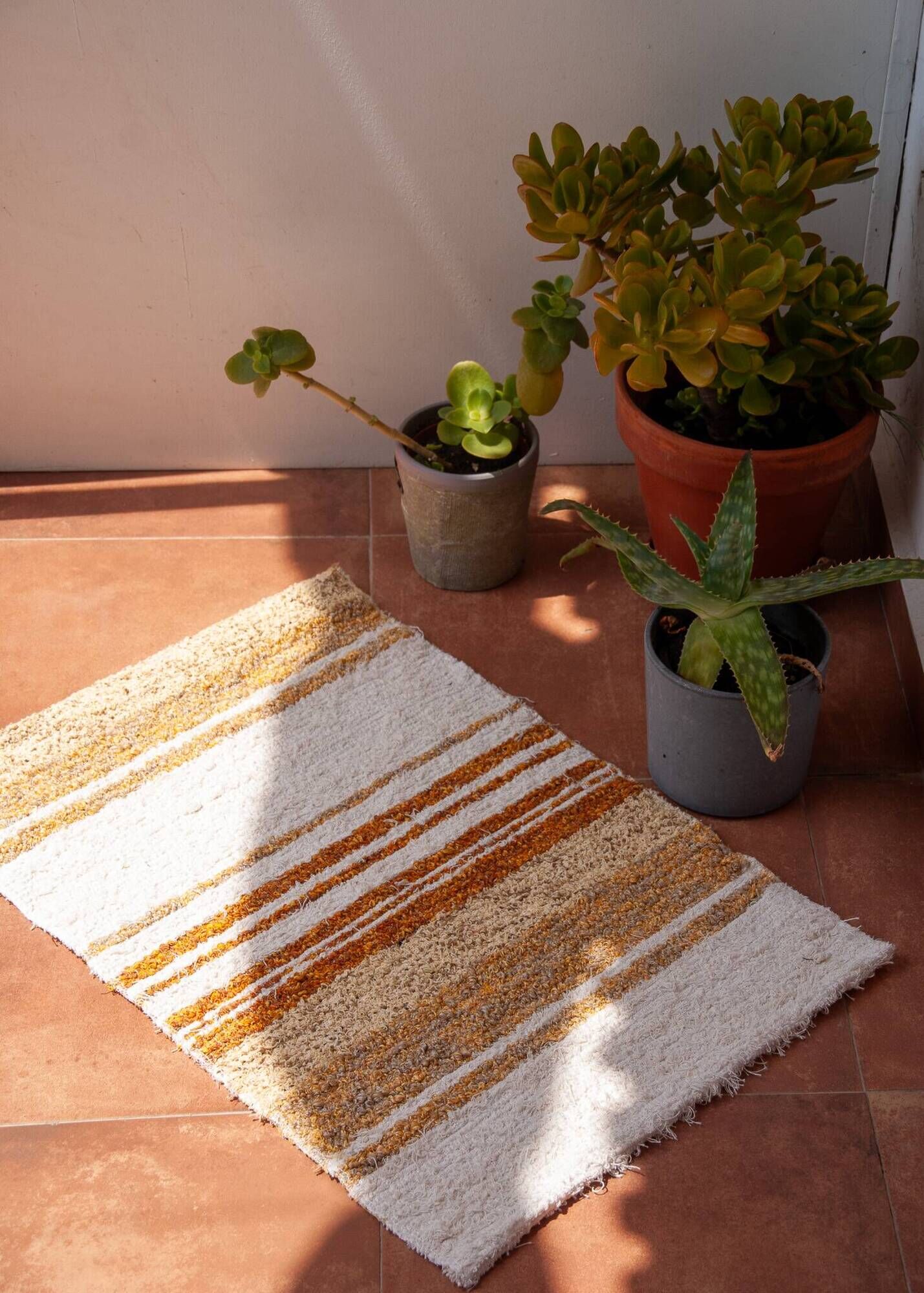 Tapis artisanal tissé main en coton recyclé - 40 x 60 cm