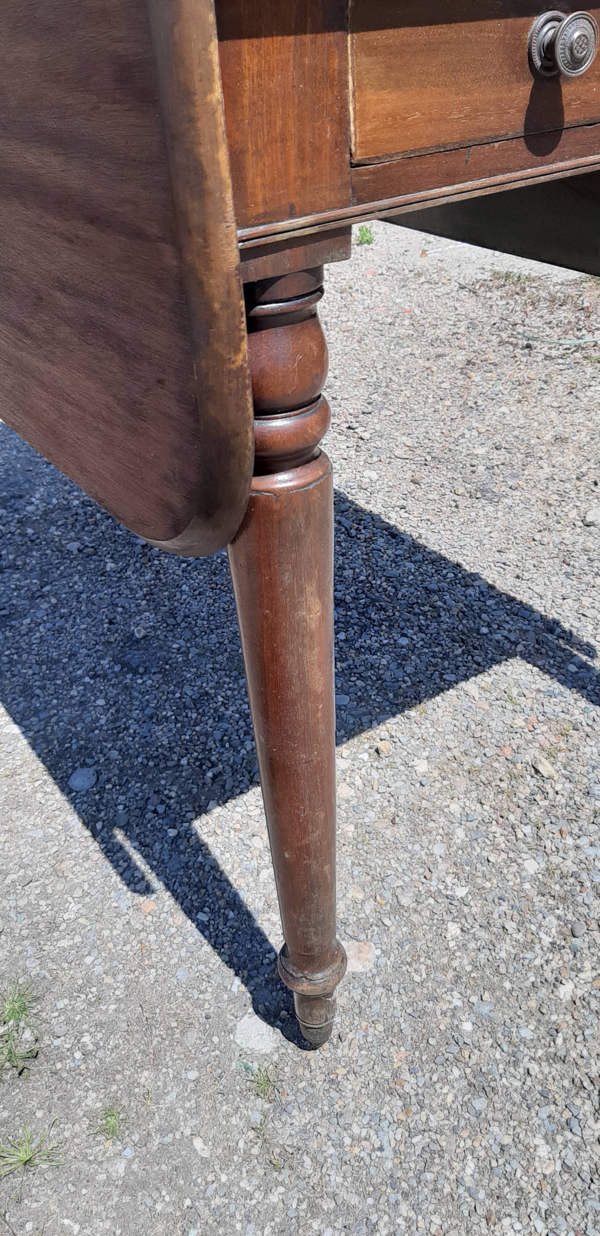 Mahogany shutter table, flaps and 1 drawer