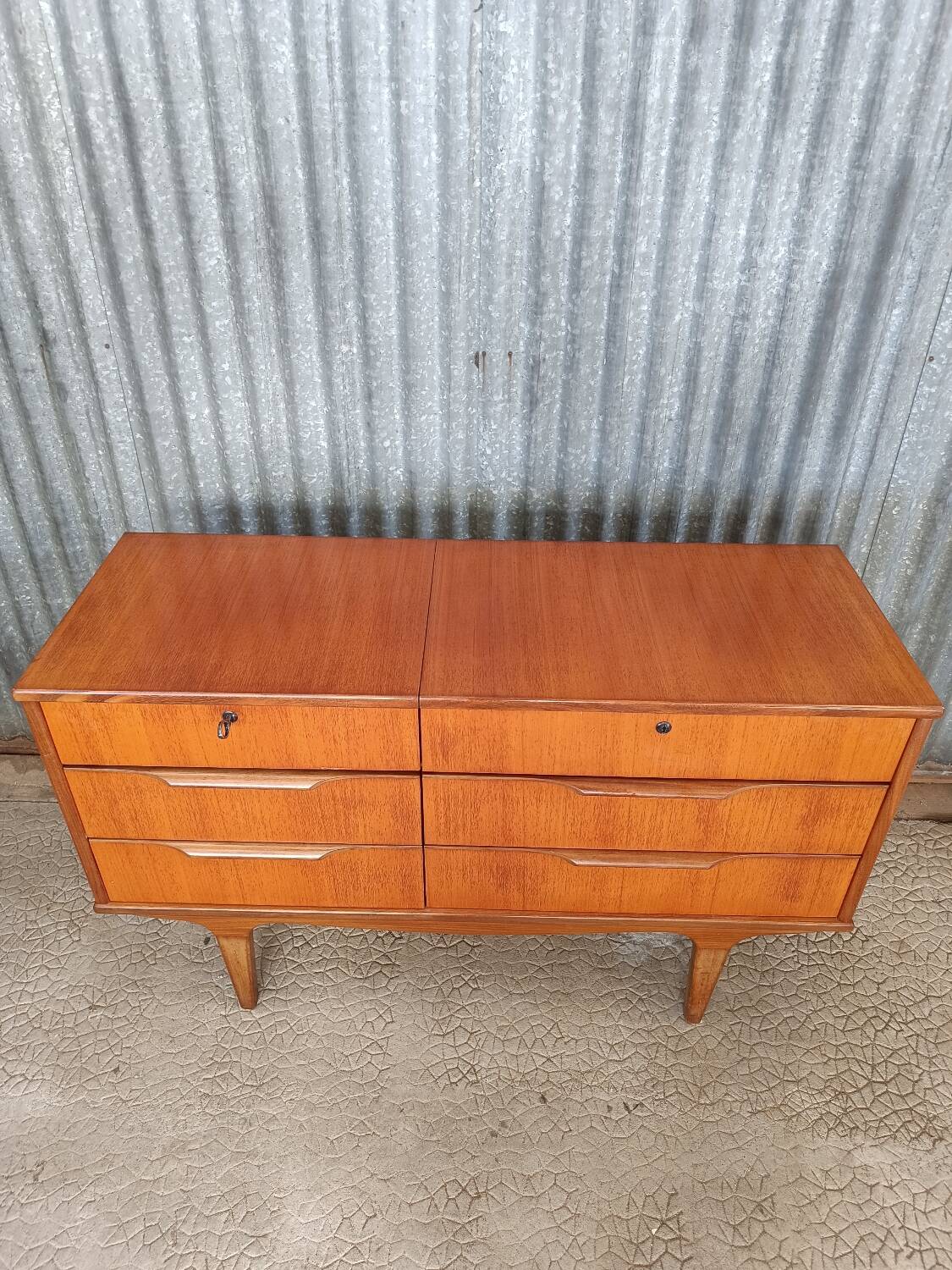 Scandinavian vintage chest of drawers / dressing table