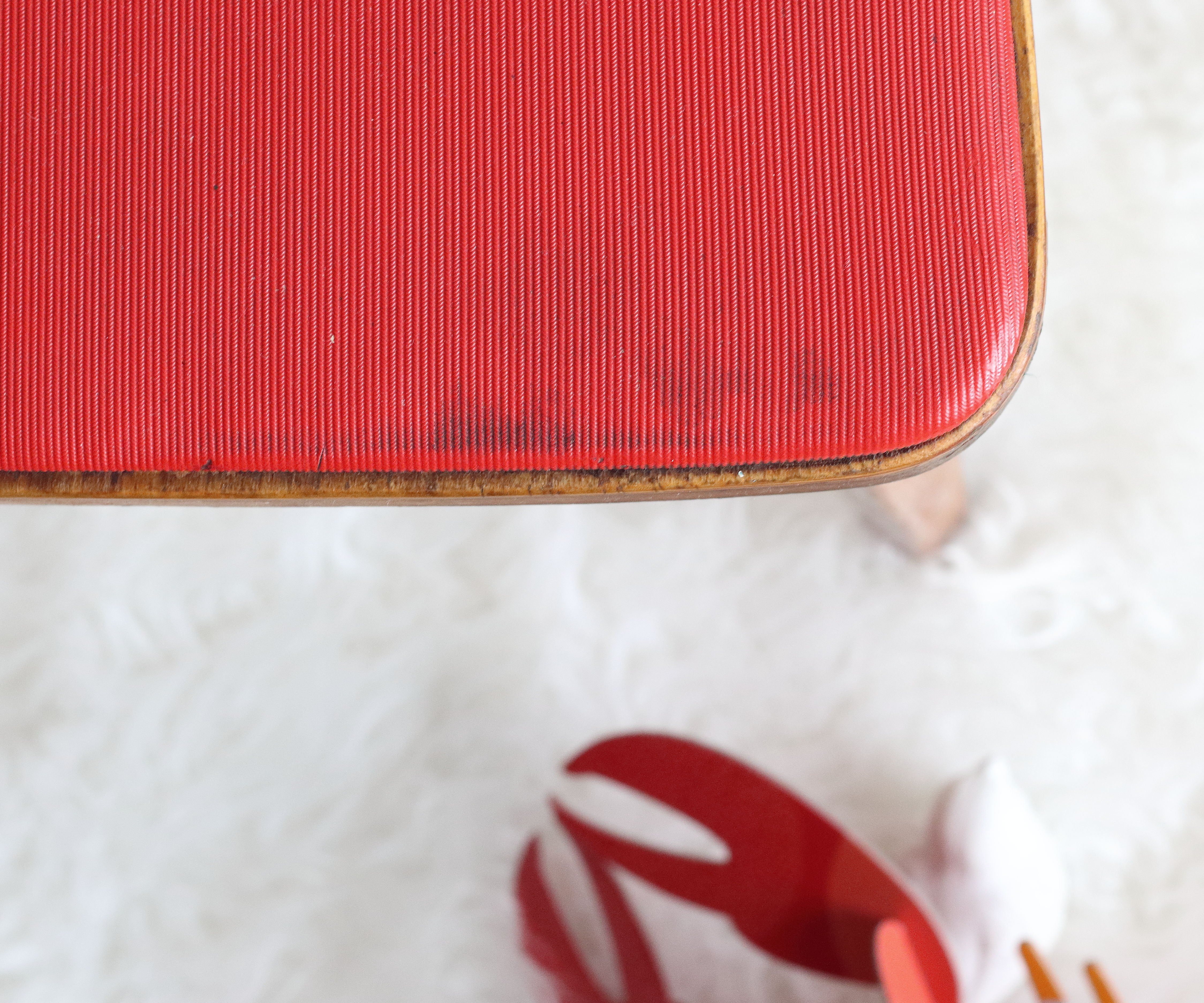 Bistro chair with bars of the 50s in wood and imitation red leather