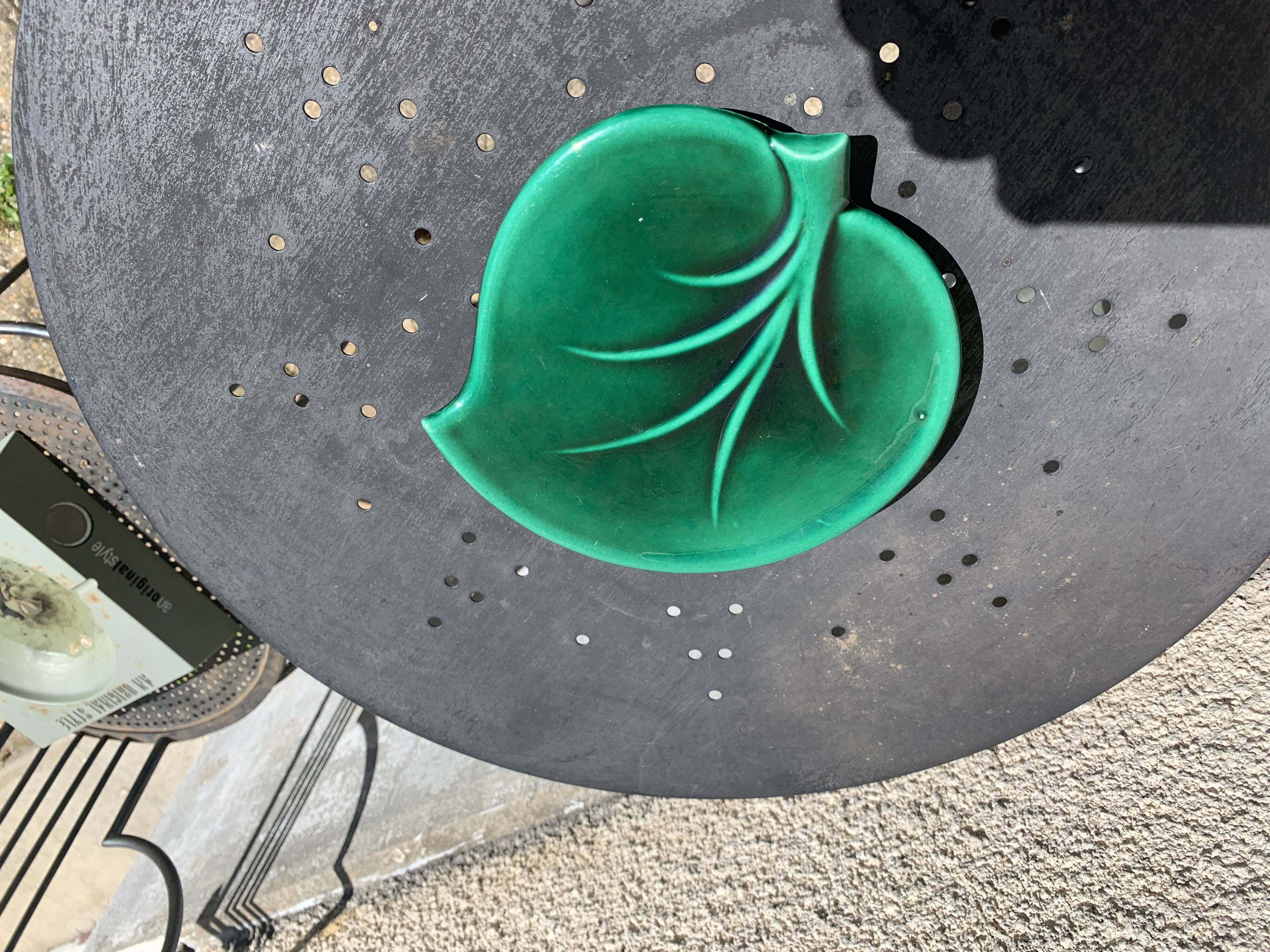 Green glazed ceramic sheet bottom, vintage slurry