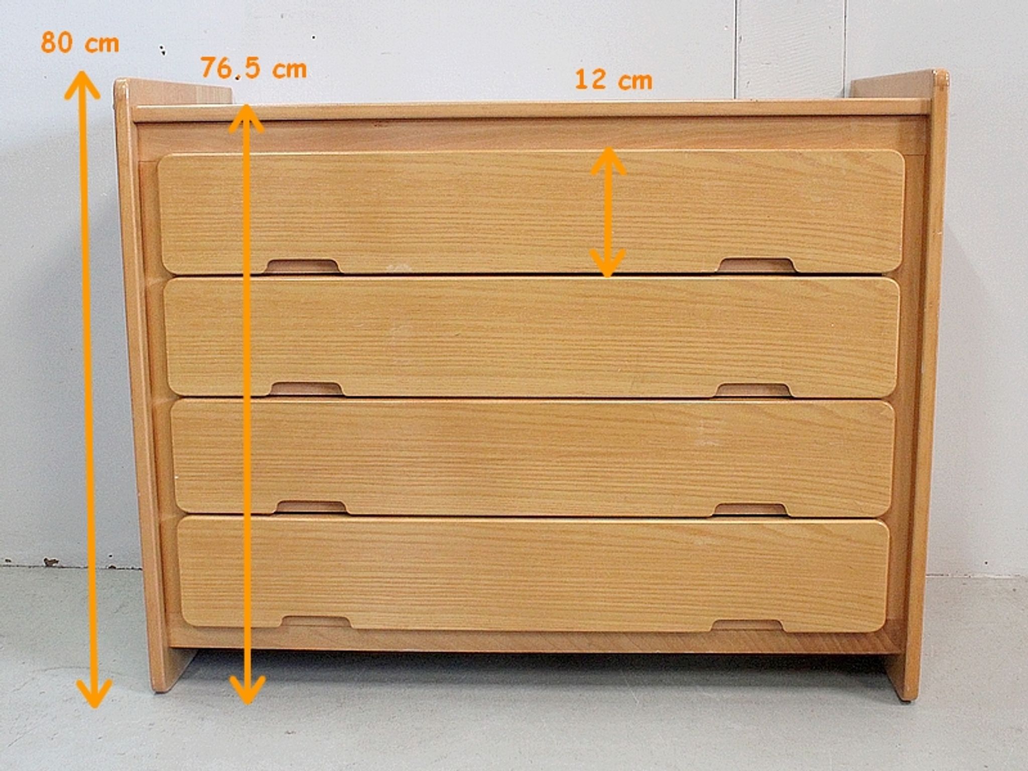 Dresser in massive ash 1970