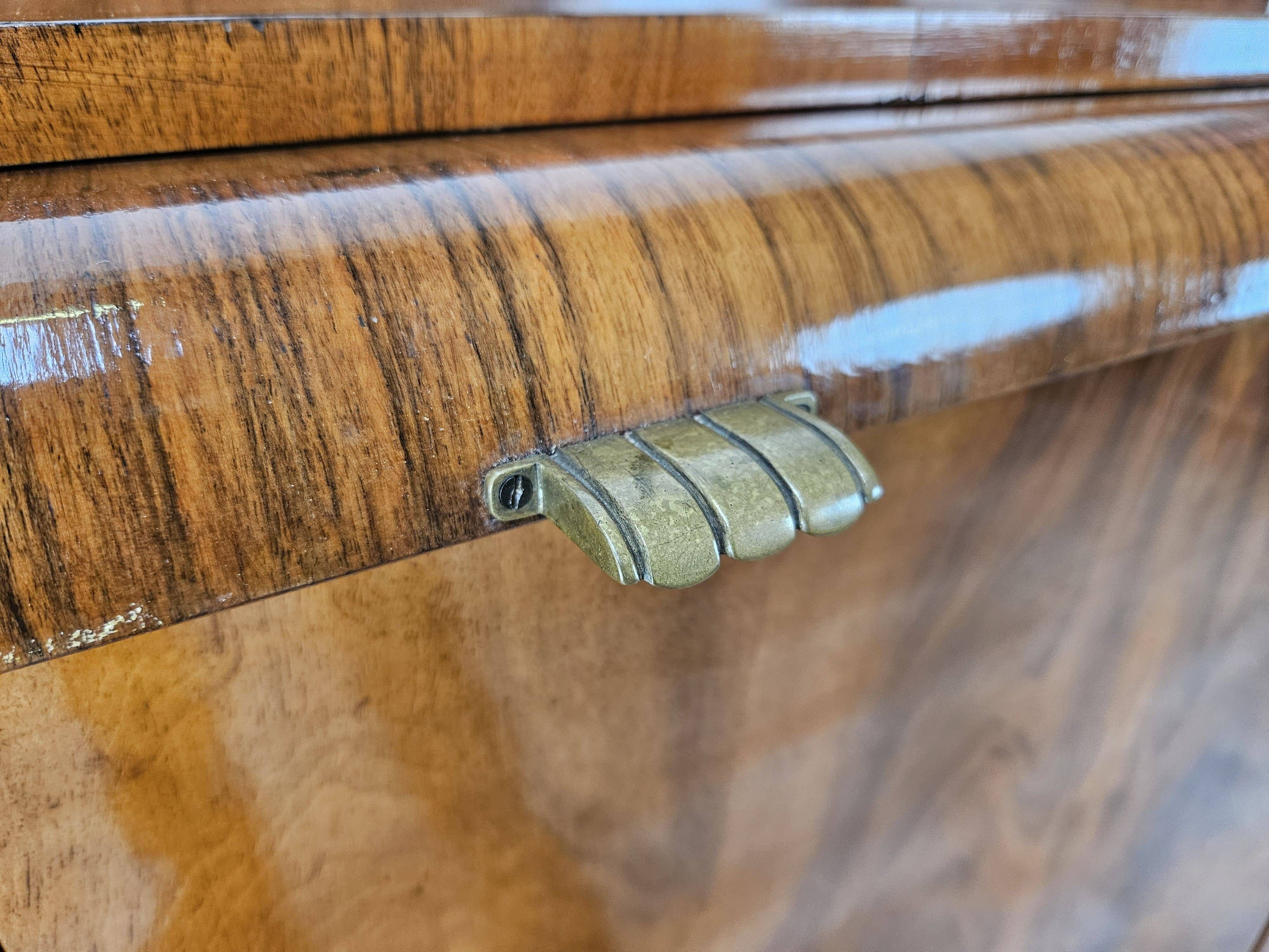 French Art Decò sideboard in walnut, 1940