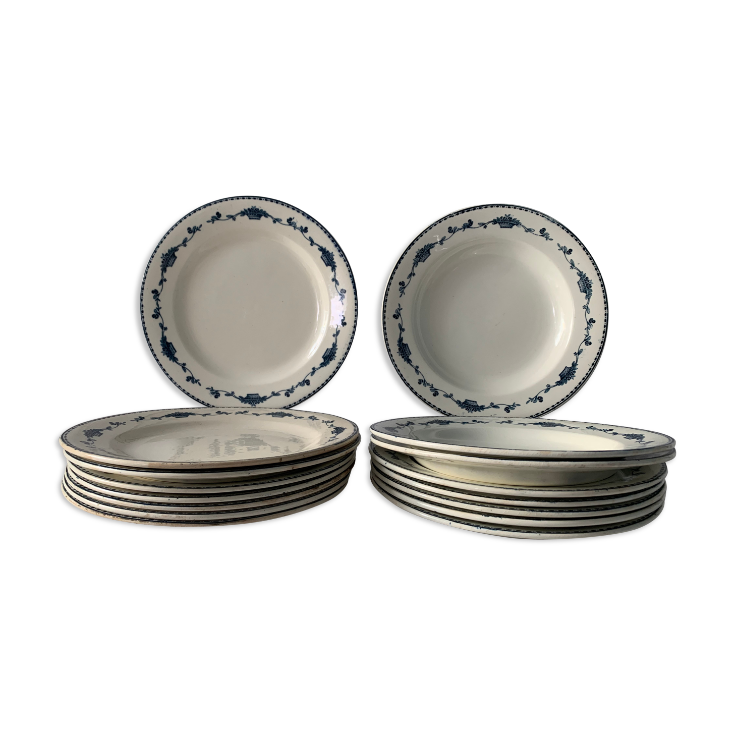 Lot of 8 flat plates and 8 hollow plates in ancient blue salins earthenware