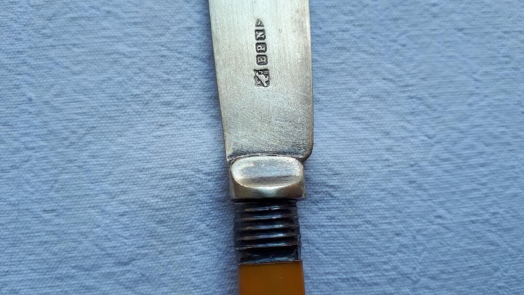 Fish cutlery in a box