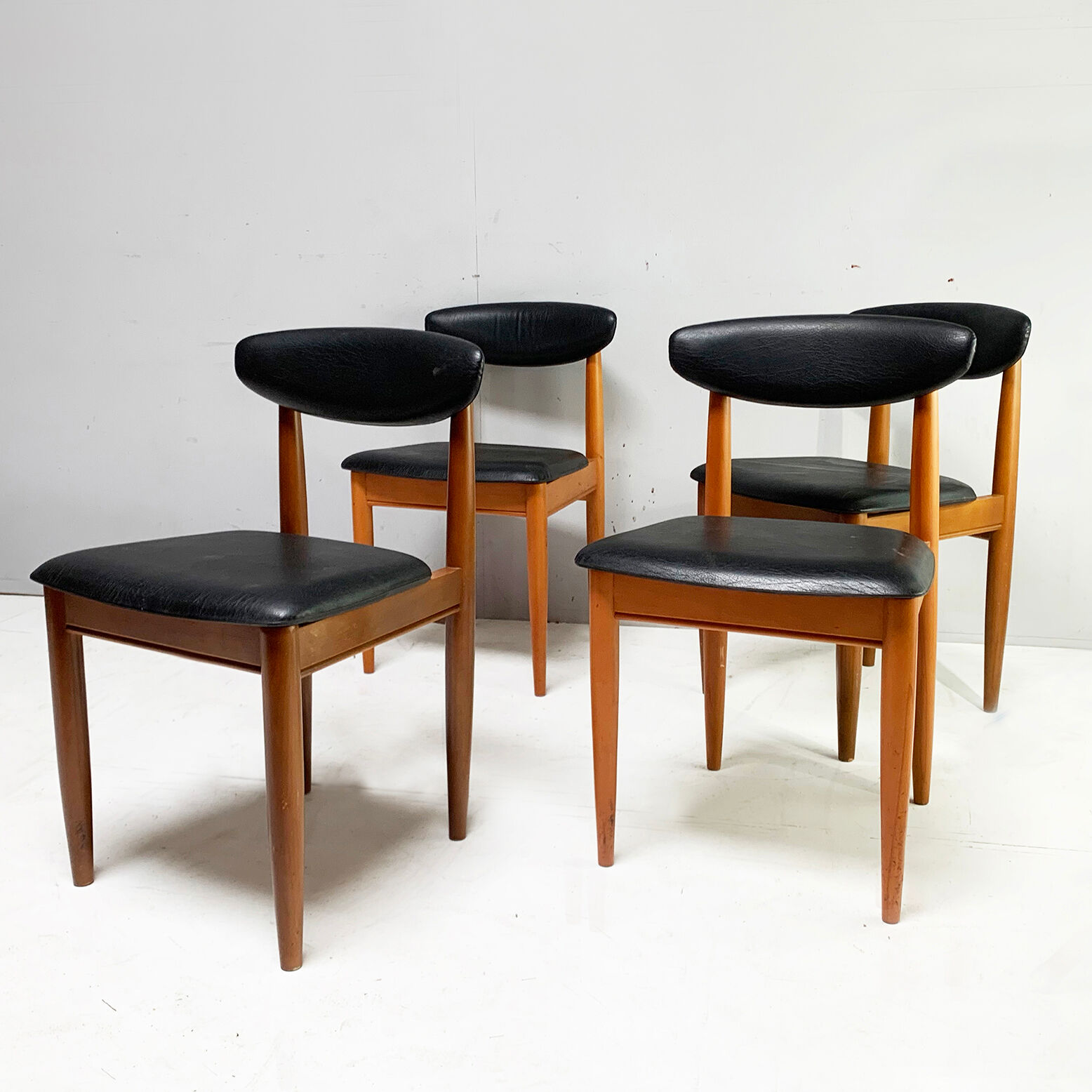 Set of 4 1970’s mid century dining chairs by Schreiber
