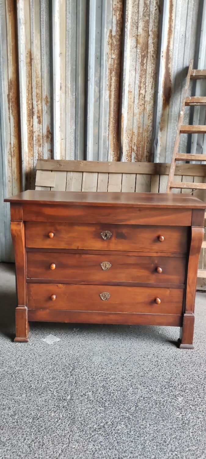 Walnut directoire chest of drawers, lacrosse
