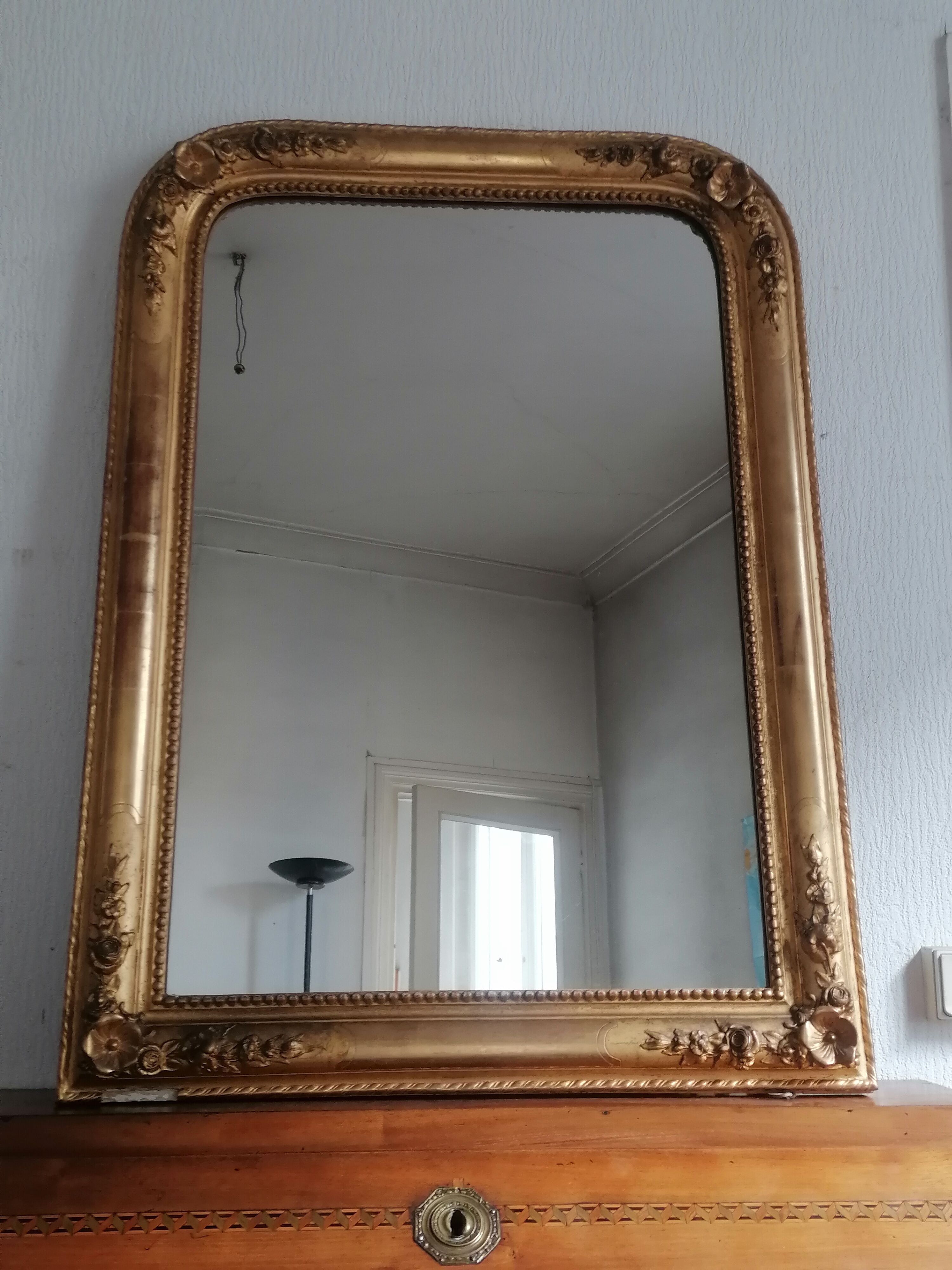 Grand miroir doré. 19ème