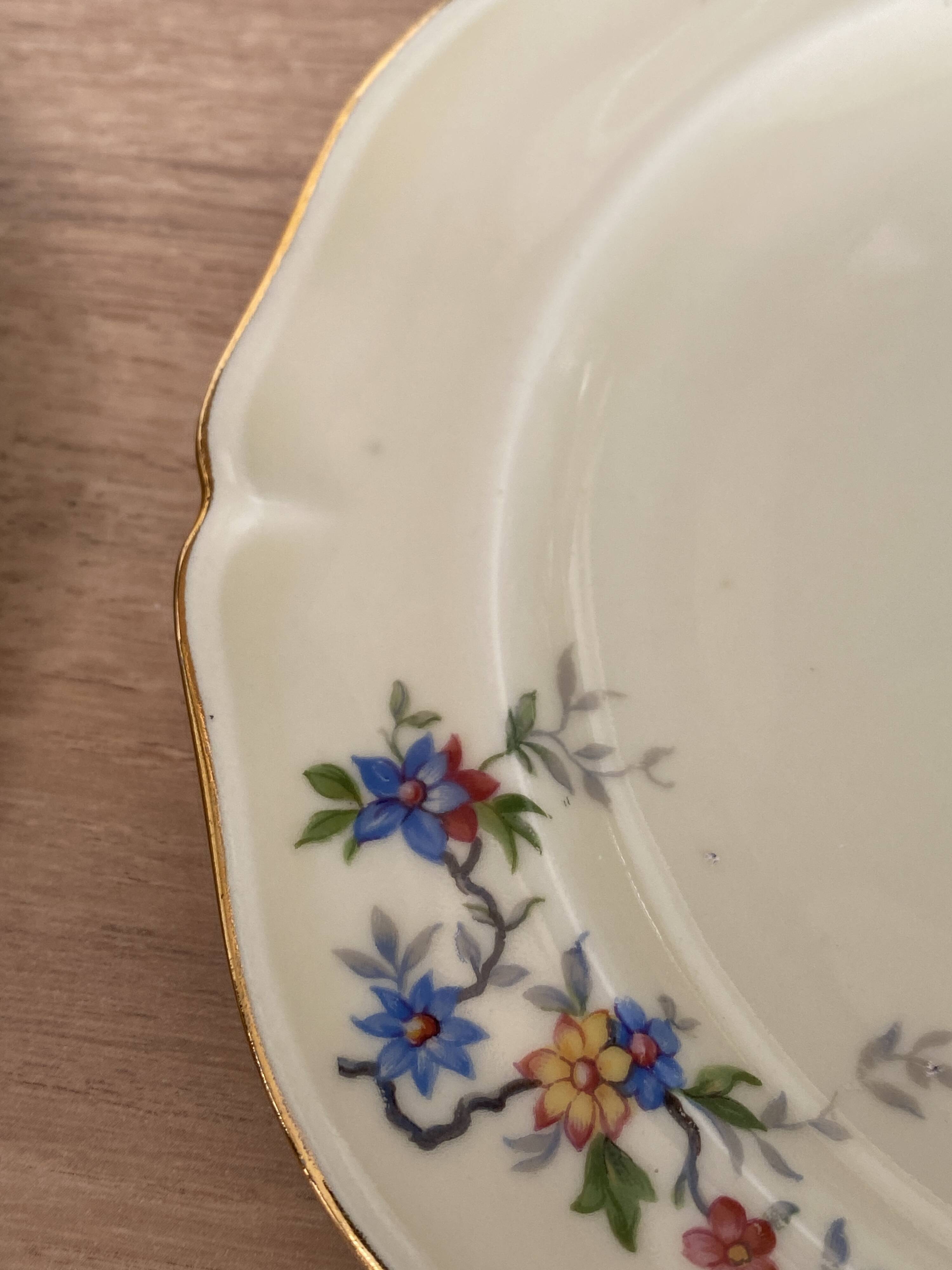 Set of 4 porcelain dessert plates