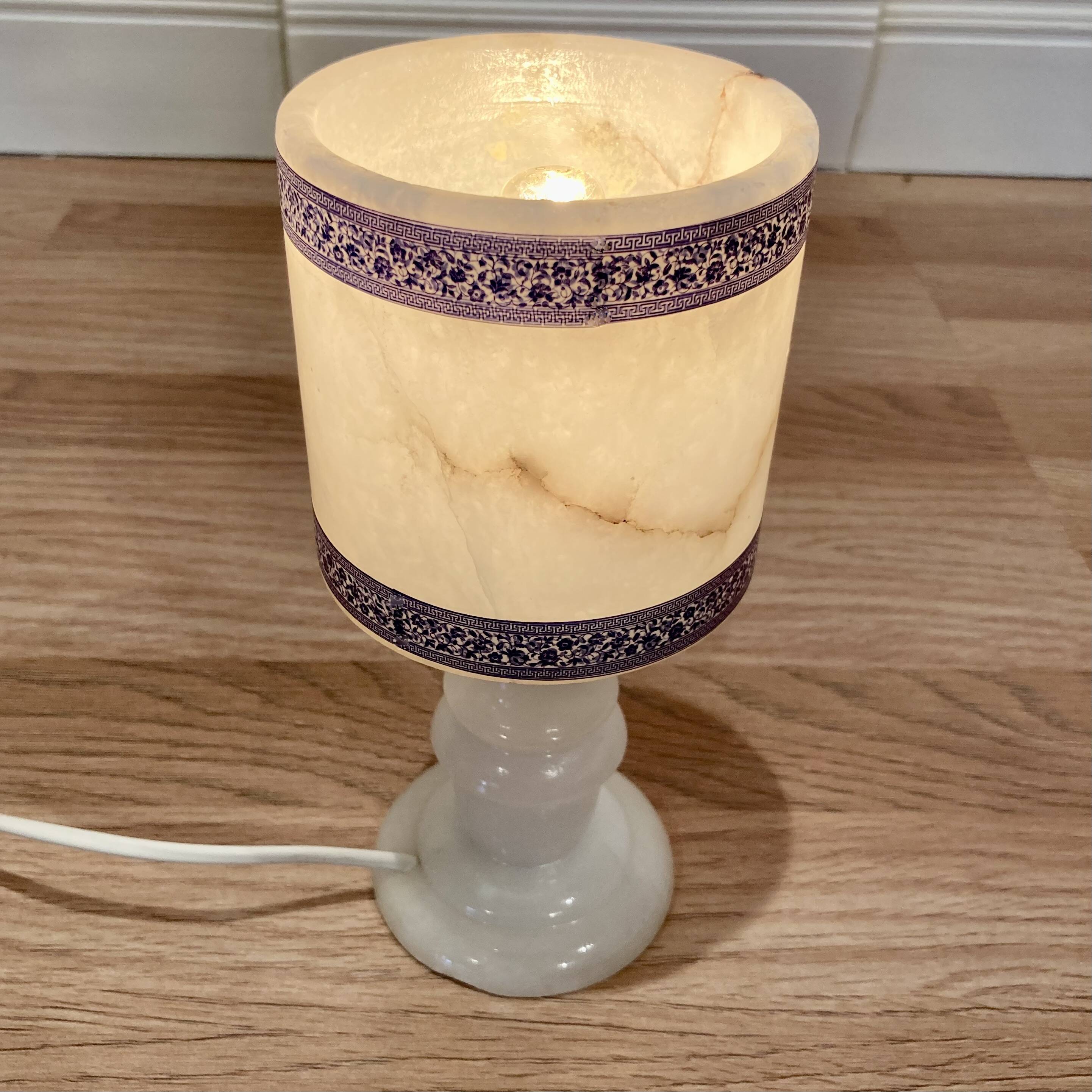 Ensemble de cinq lampes en albâtre design 1950.