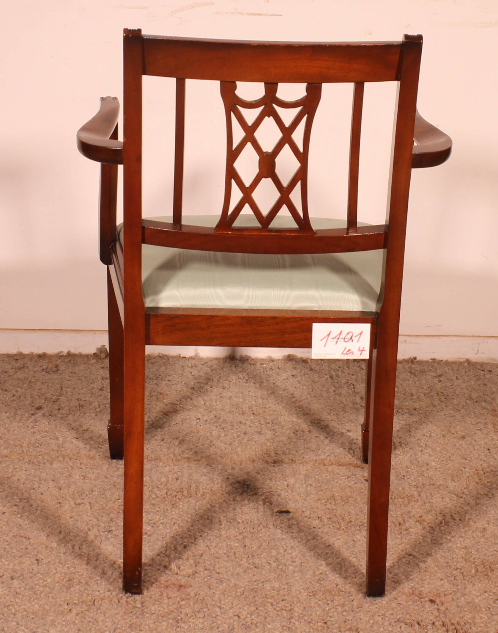 fauteuil de bureau ou autre de style hepplewhite en acajou