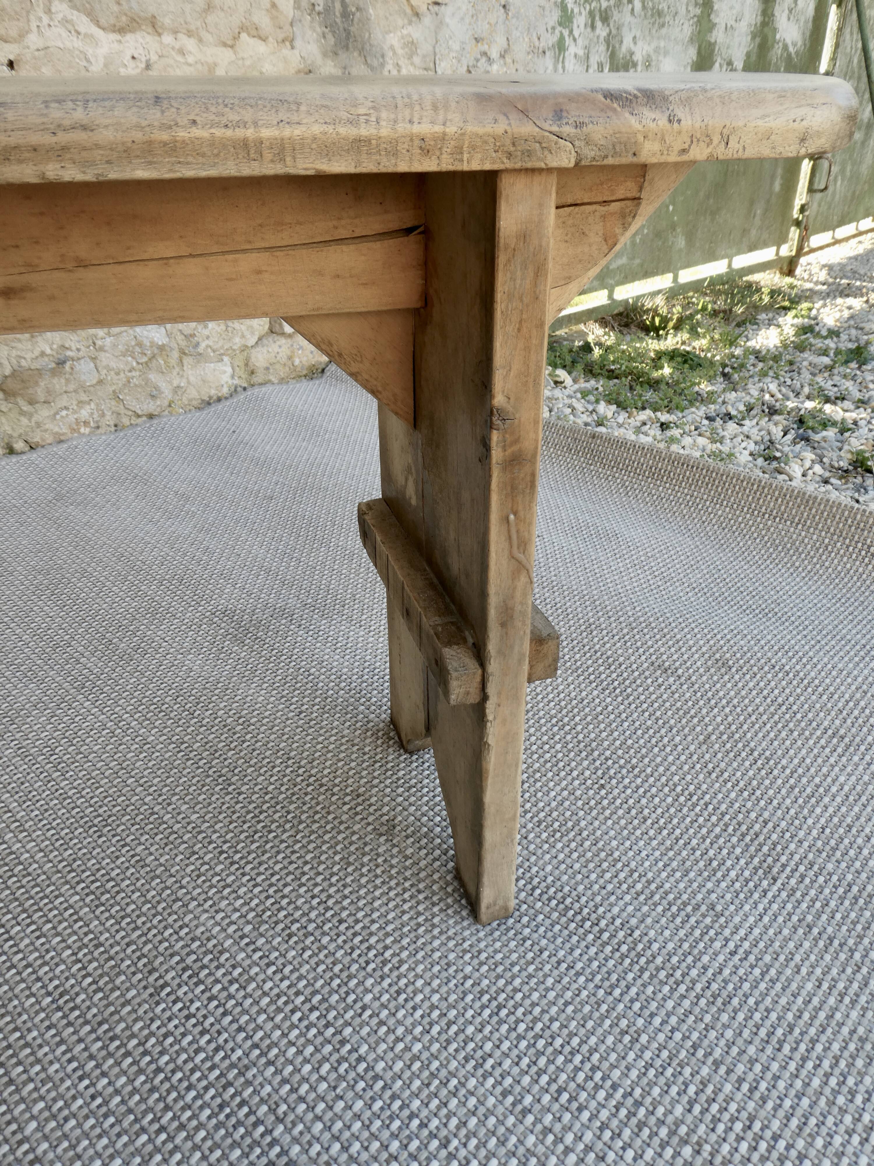 School bench in light, raw wood, 144 cm