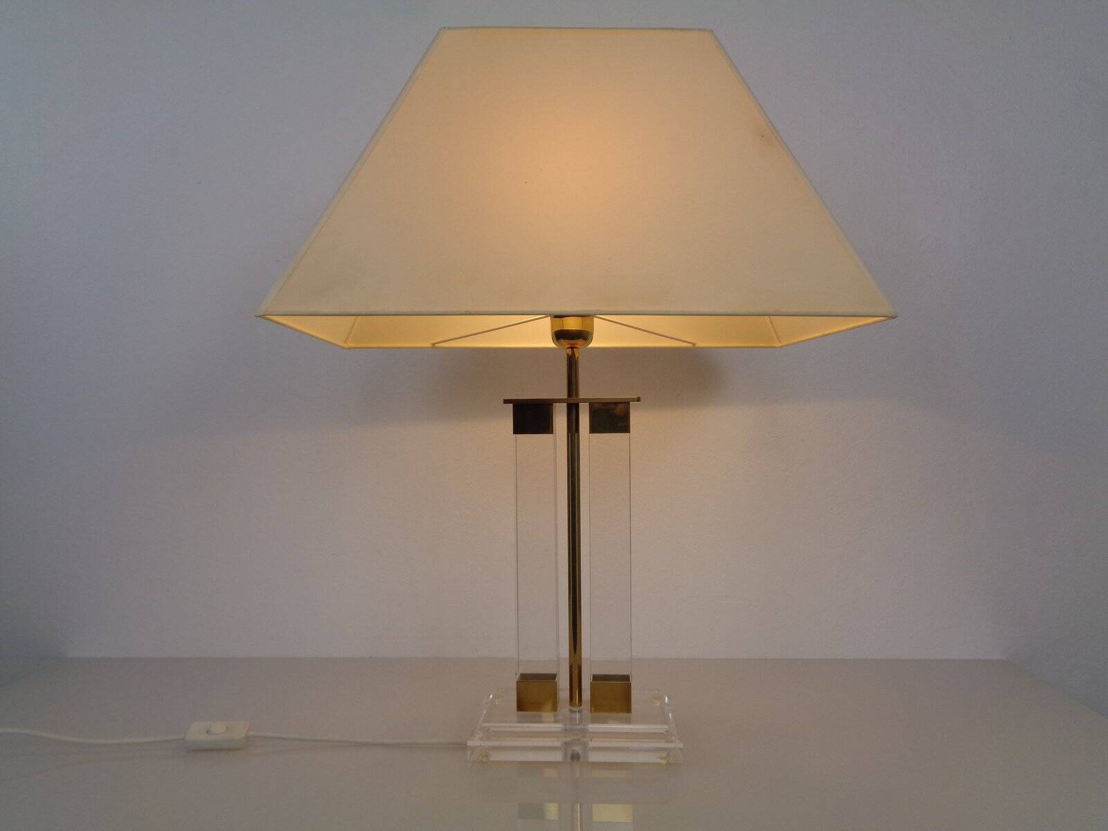 Hollywood Regency Acrylic Glass & Brass Table Lamp, Italy, 1970s