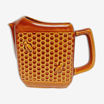 Pitcher in slurry of Saint Clement, beehive decoration