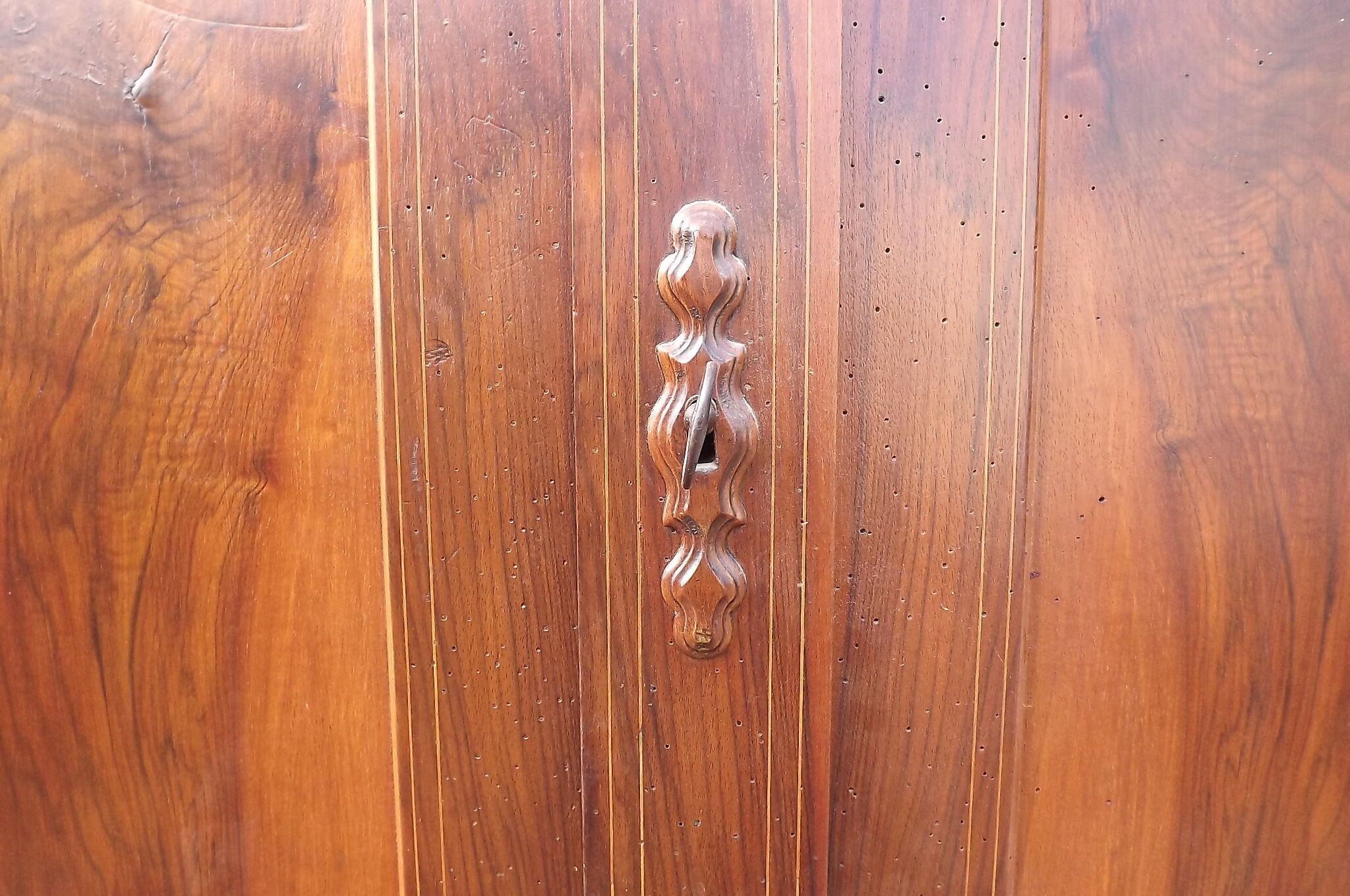 Armoire Louis-Philippe en noyer du XIXème