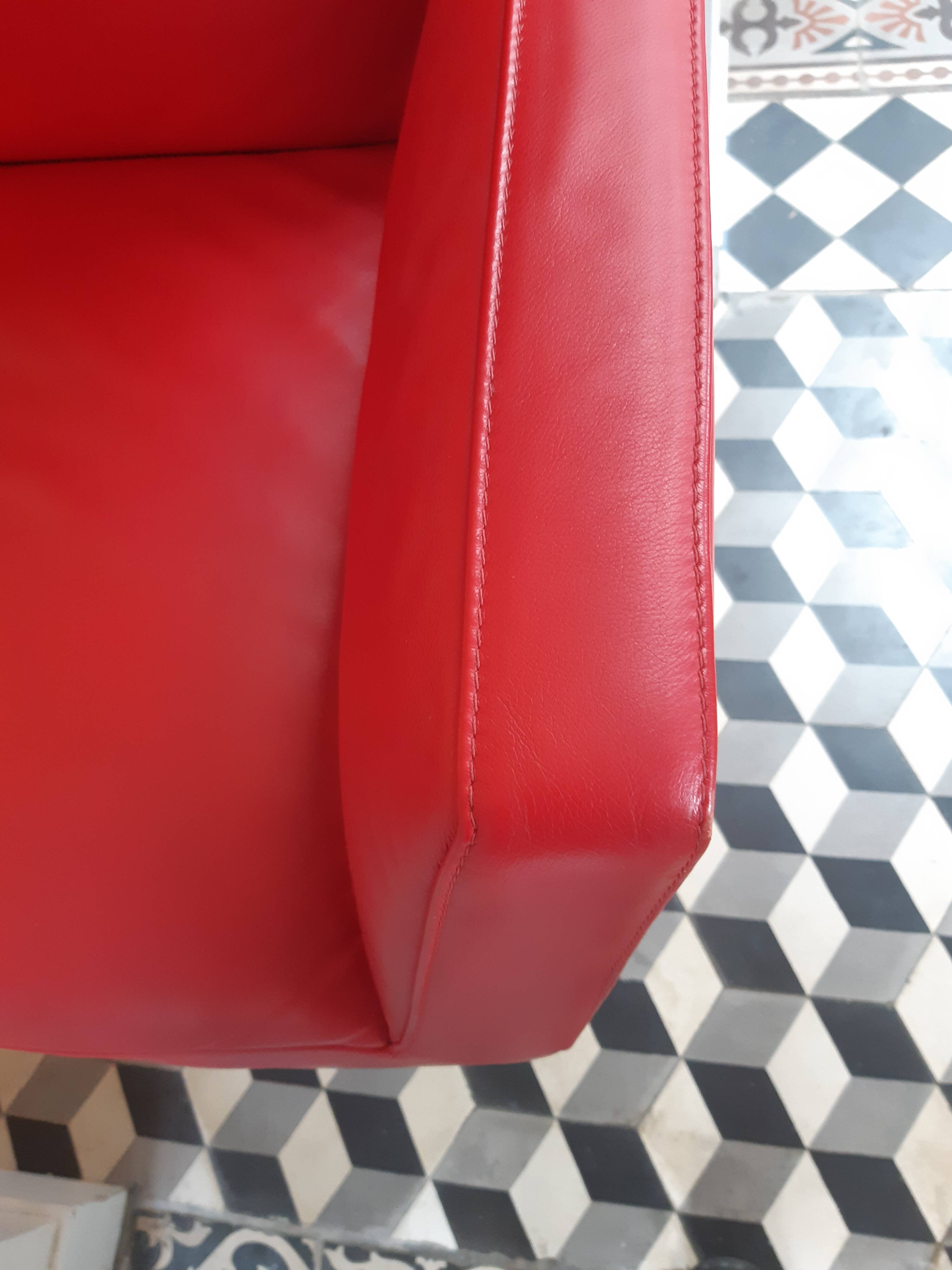 Poltrona Frau Chancellor President red office chair with wheels