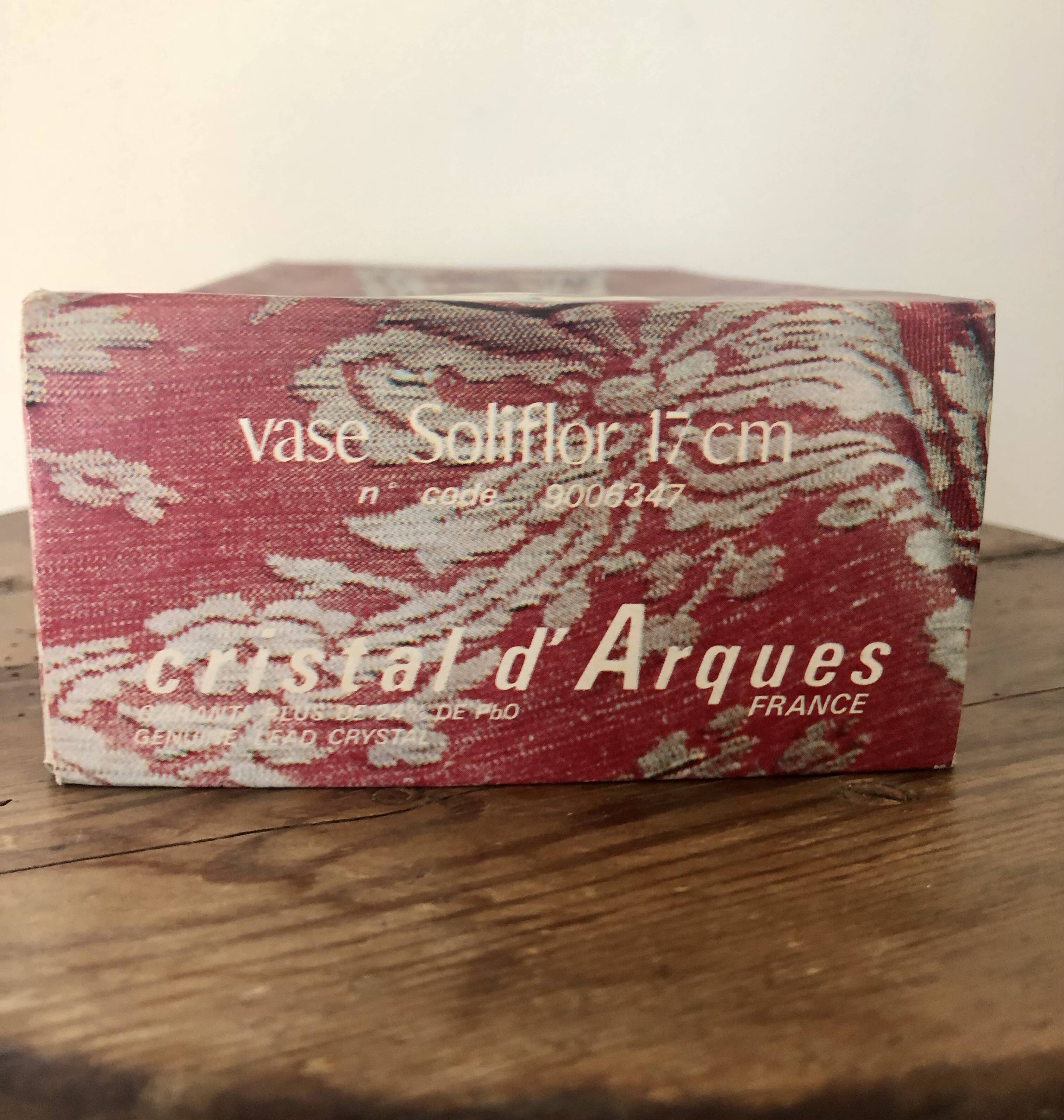 Vintage soliflor vase in Arques crystal, new in box
