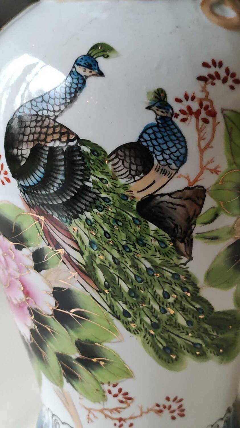 Chinese polychrome porcelain base. Peacock/birds of paradise designs. Corolla-shaped collar with ribbon. 30 x 15 cm