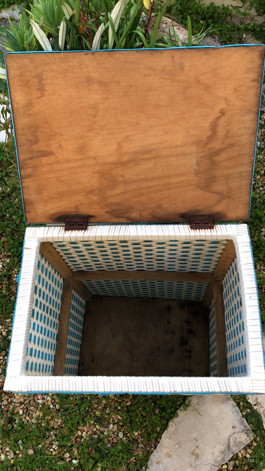 Scoubidou 1960 laundry basket