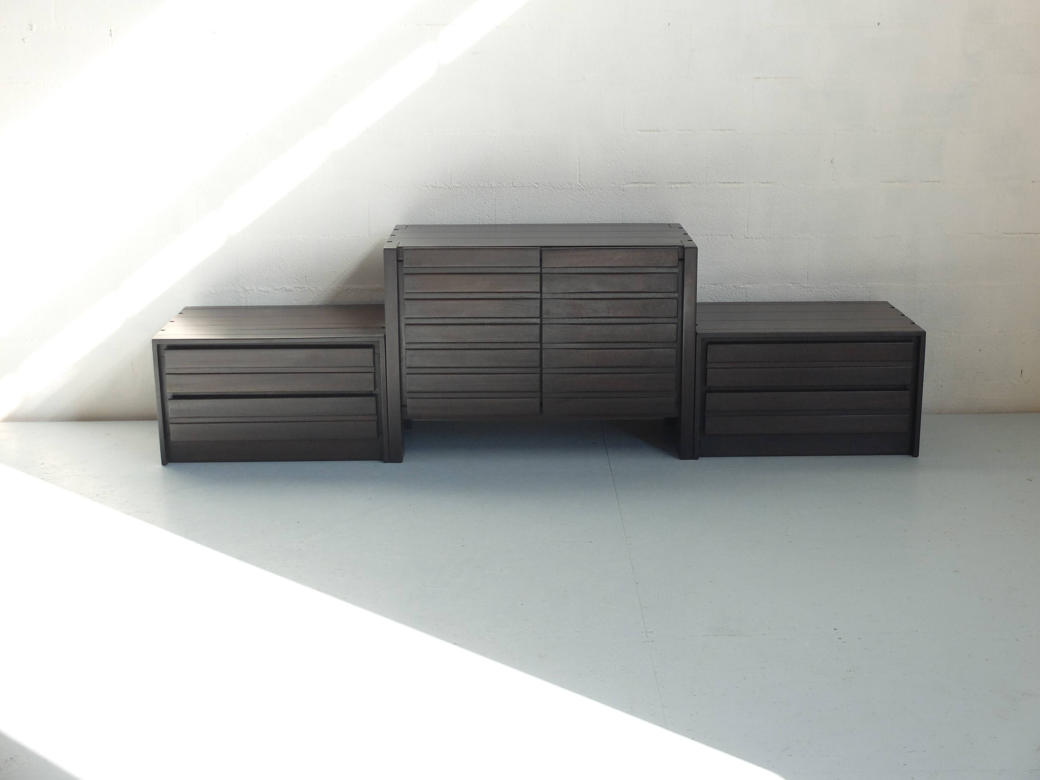 Enfilade 3 modules, bois d' iroko massif.