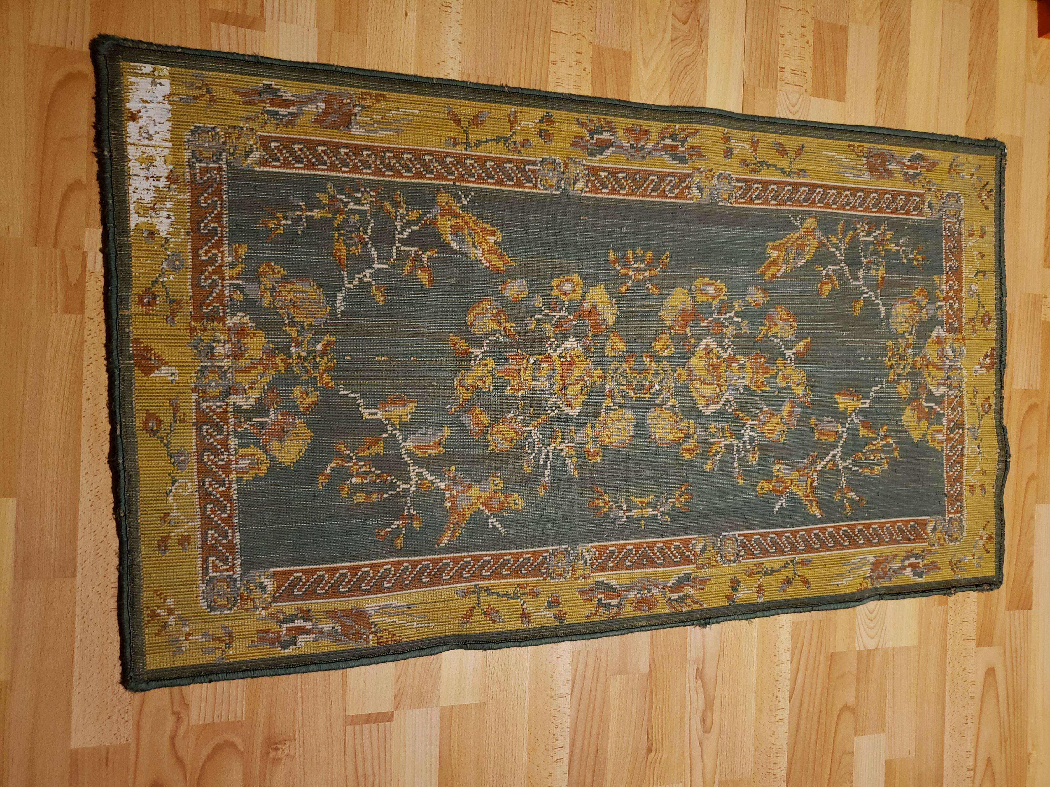 Tapis rectangulaire en laine à motifs