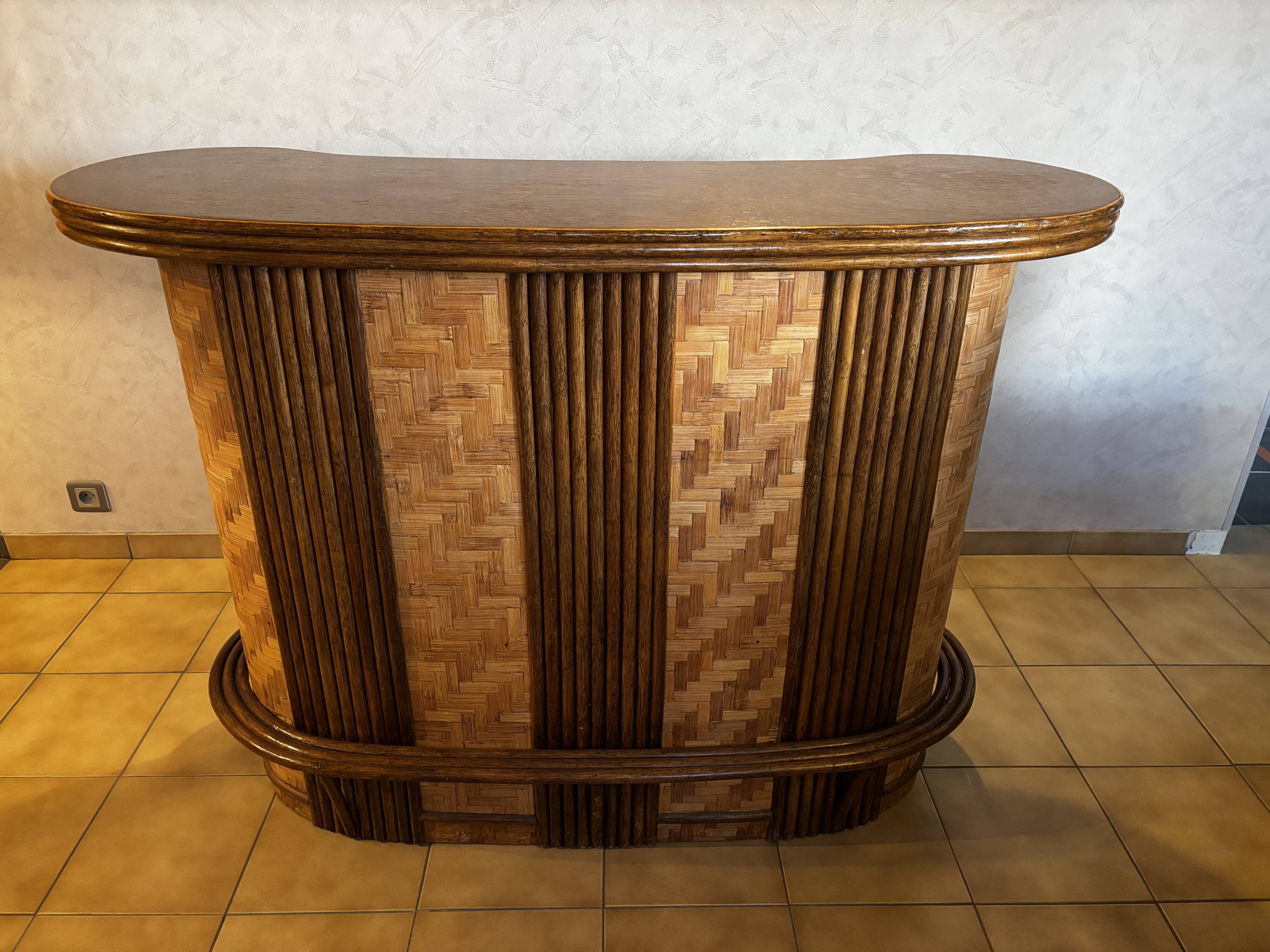 Rattan bar