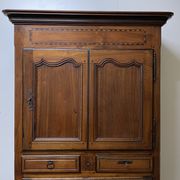 Armoire en noyer d'époque XIX ème