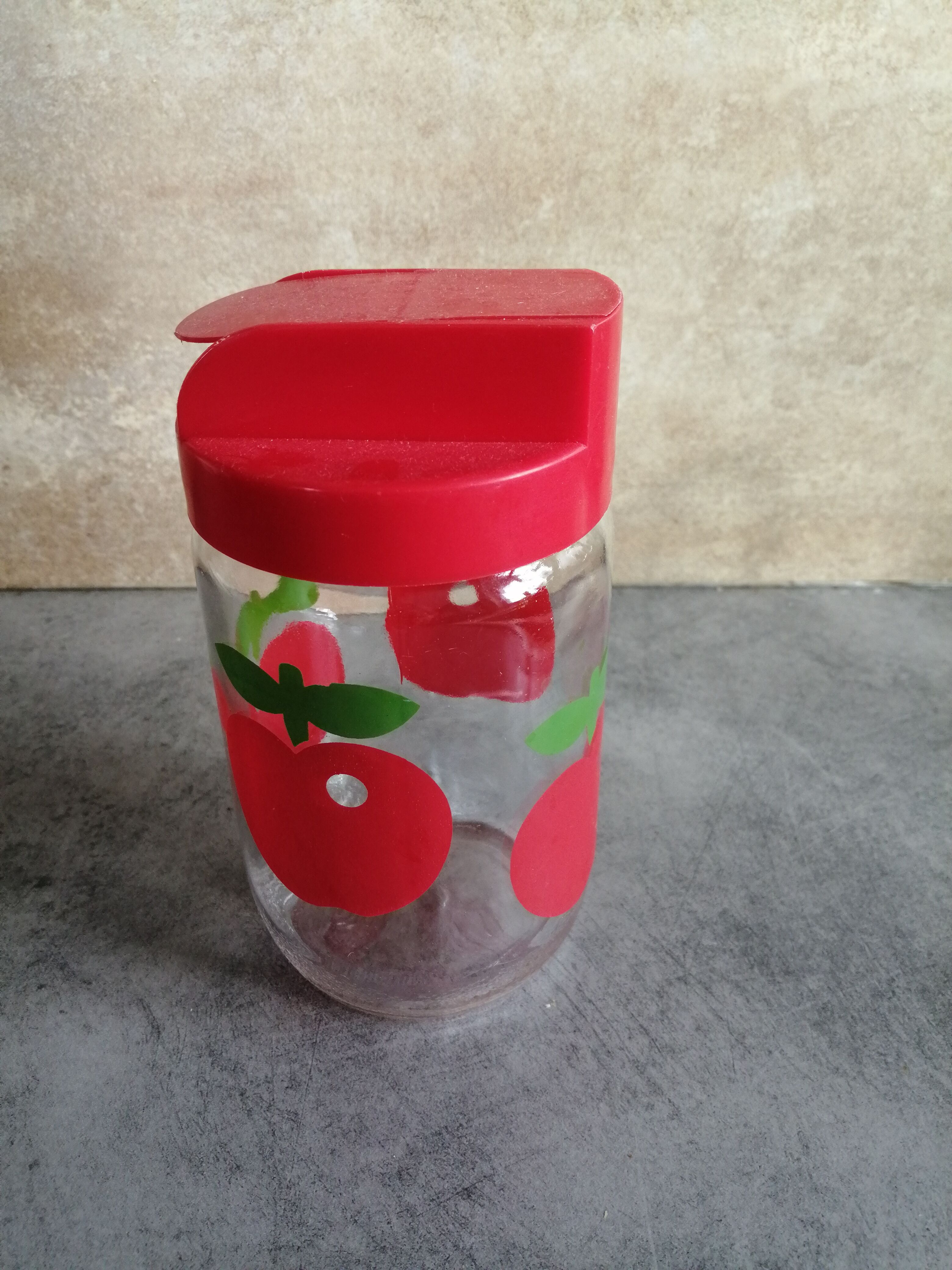 Pot sprinkle Henkel, glass, apple decoration