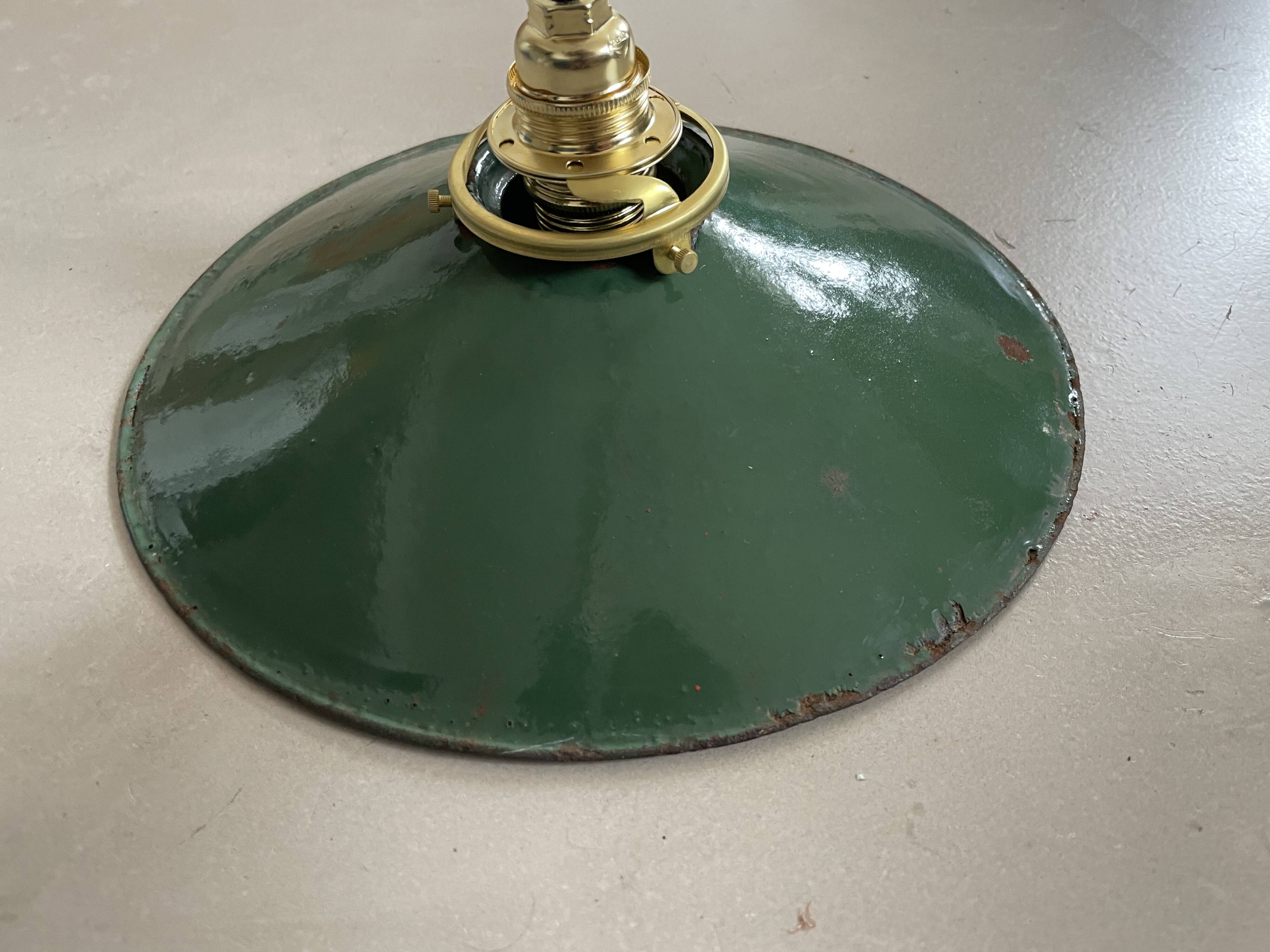 Industrial enameled sheet metal pendant light