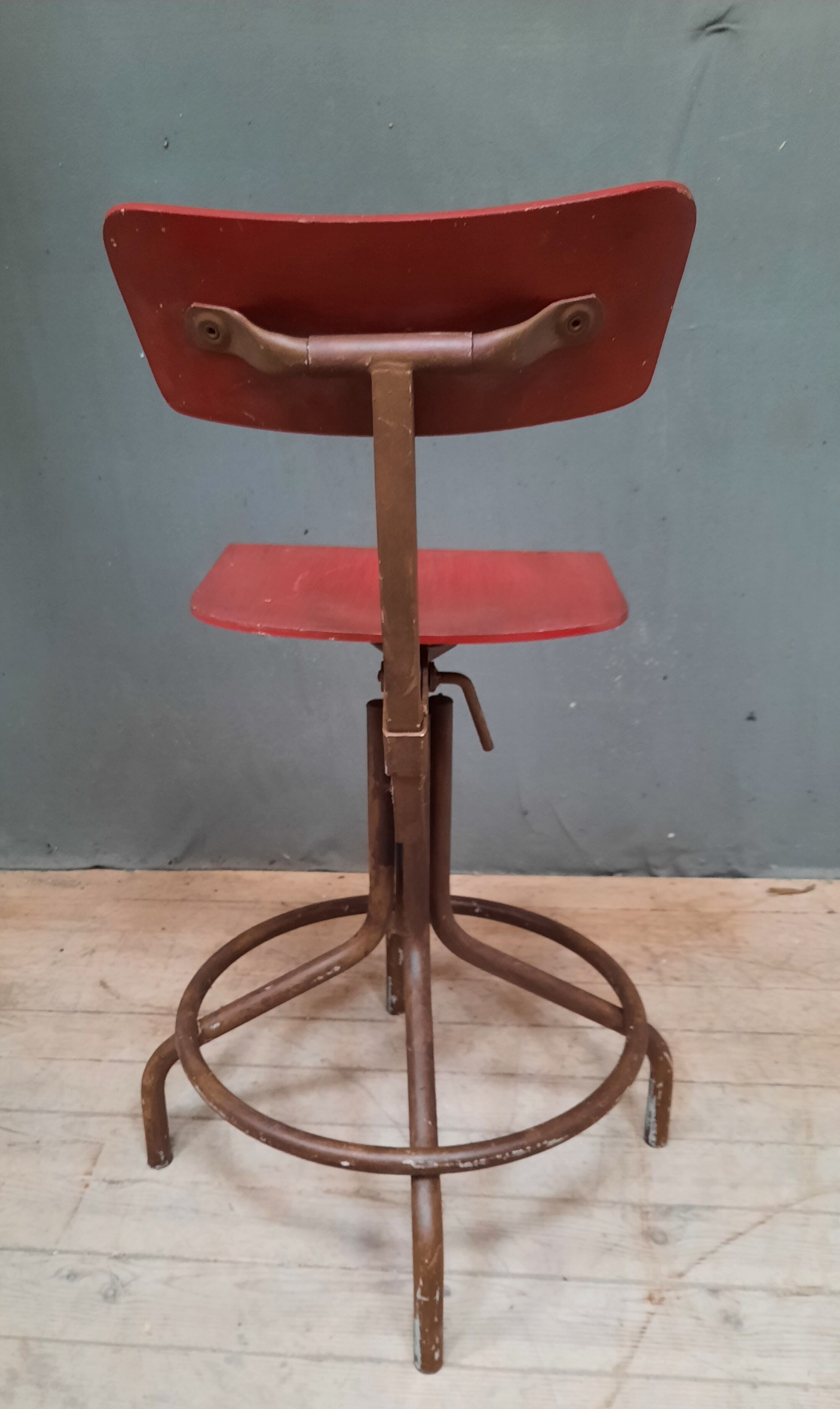Chaise industrielle