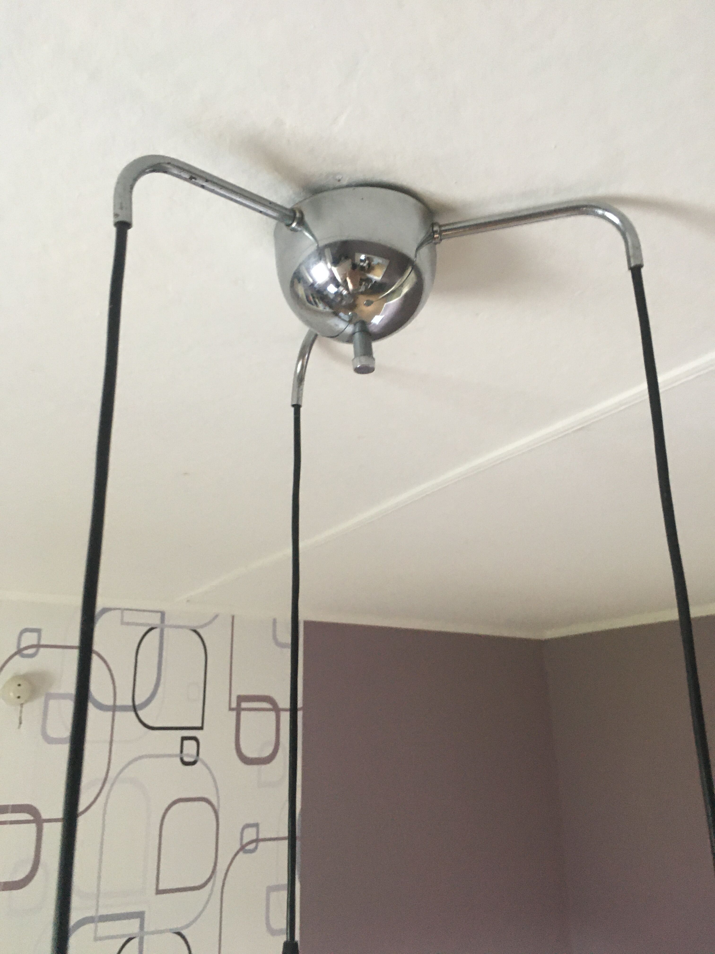 Suspension 3 chrome balls and opaline