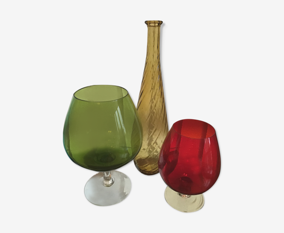 Bouteille et 2 vases en verrerie italienne des années 70