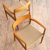 Paire de chaises de salle à manger modèle 56 par Niels O. Møller en chêne