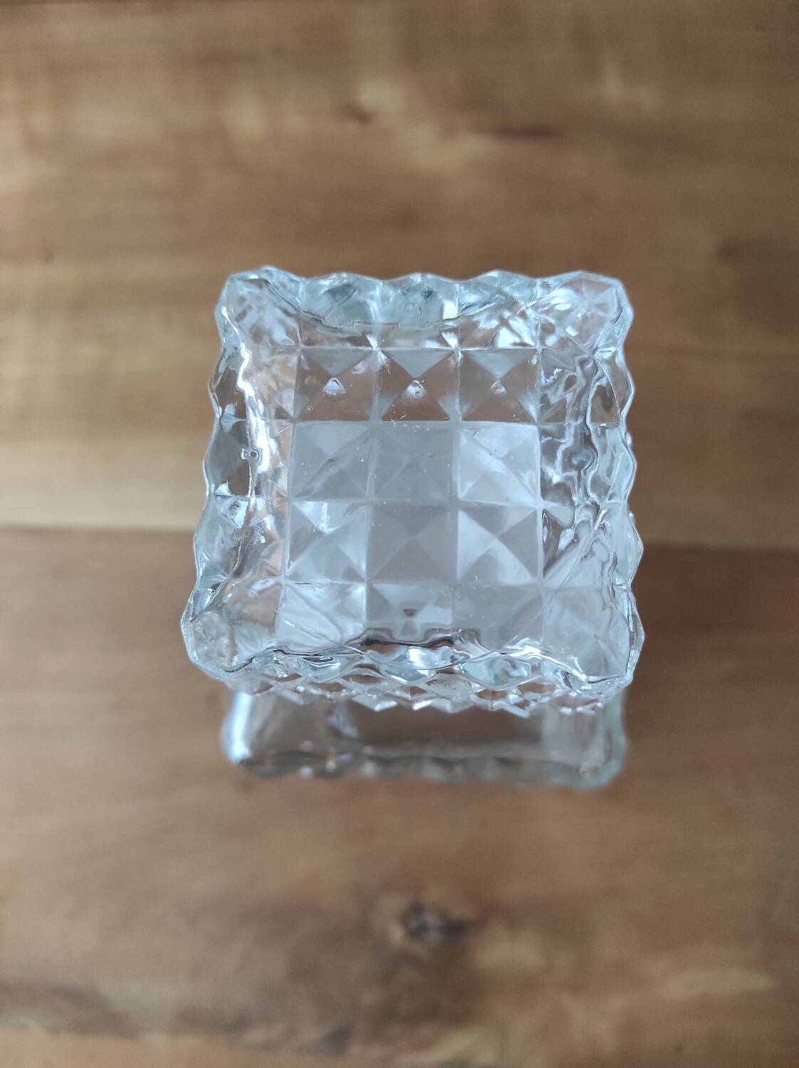 Glass whiskey decanter