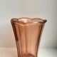 Vase en verre coloré rose années 50-60
