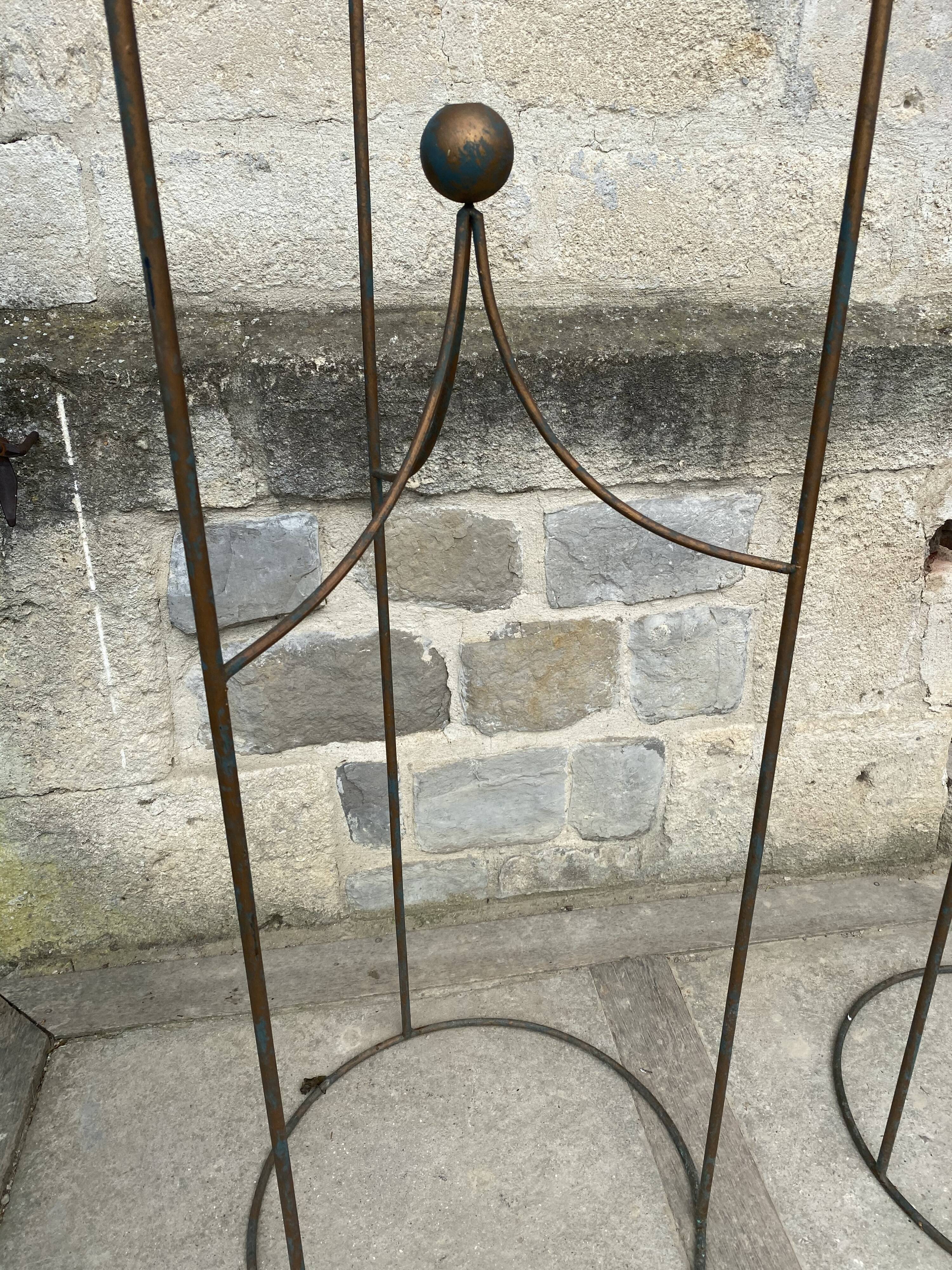 Pair of garden columns design