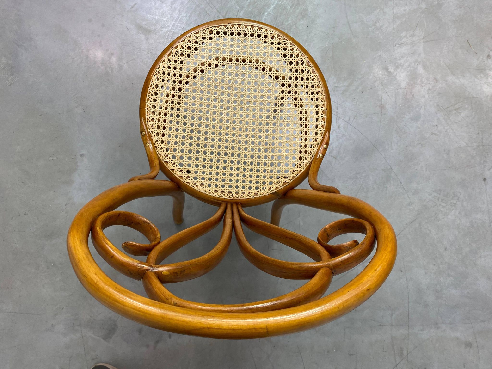 Curved wooden dining chair by Löbl Wieisskirchen