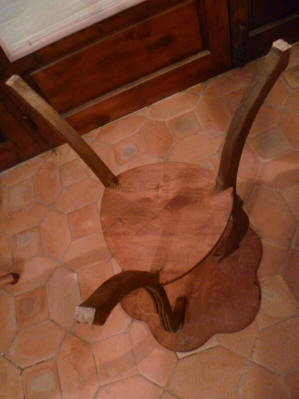 Table gueridon table a the art nouveau en bois decor floral signé gervaise