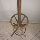 Baumann parrot coat rack