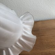 Globe tulip point luminaire