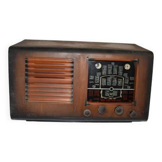 Old vintage radio