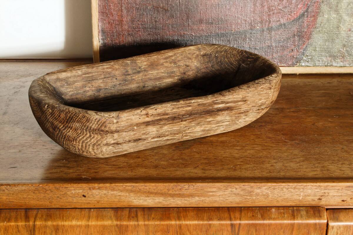 Carved wooden monoxyle cup, folk art, 19th century.