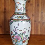 Chinese porcelain vase Canton style